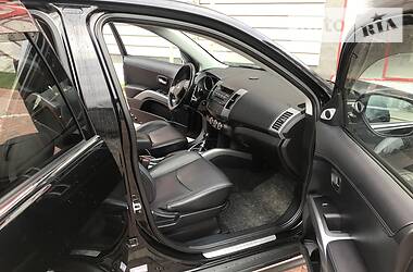 Позашляховик / Кросовер Mitsubishi Outlander 2010 в 