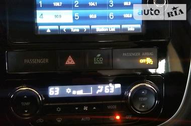 Позашляховик / Кросовер Mitsubishi Outlander 2014 в 