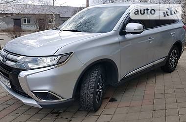 Внедорожник / Кроссовер Mitsubishi Outlander 2017 в Краматорске