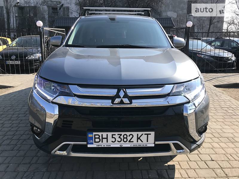 Позашляховик / Кросовер Mitsubishi Outlander 2018 в Одесі