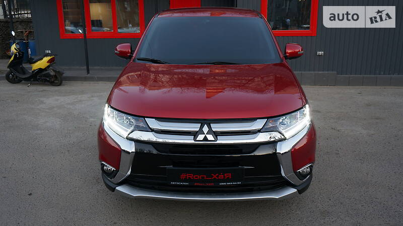 Внедорожник / Кроссовер Mitsubishi Outlander 2017 в Одессе