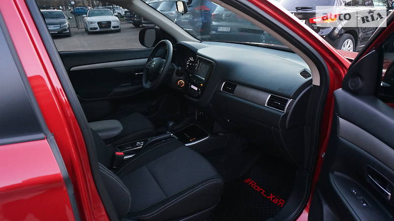 Внедорожник / Кроссовер Mitsubishi Outlander 2017 в Одессе