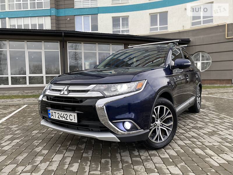 Позашляховик / Кросовер Mitsubishi Outlander 2016 в Івано-Франківську