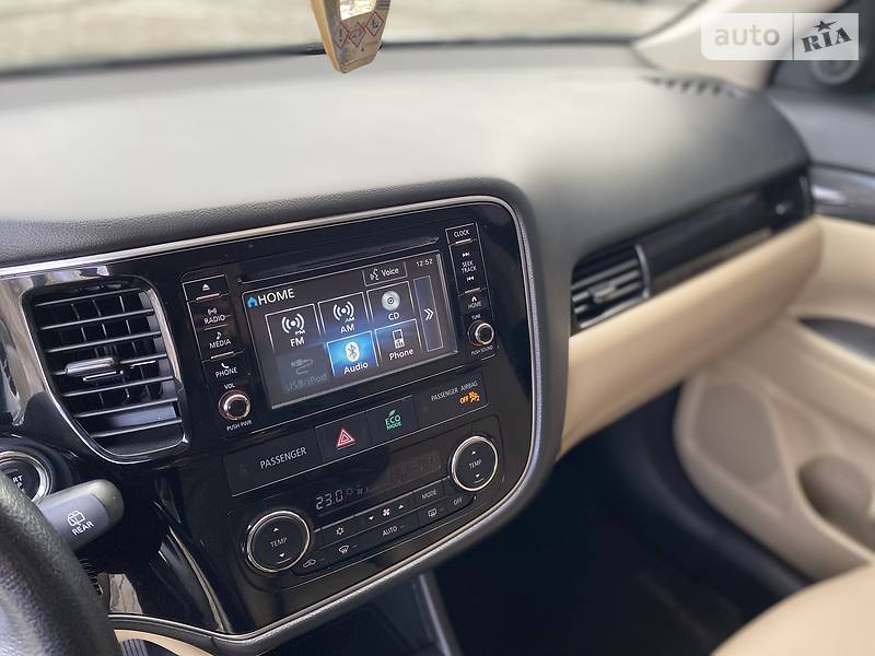 Позашляховик / Кросовер Mitsubishi Outlander 2016 в Івано-Франківську