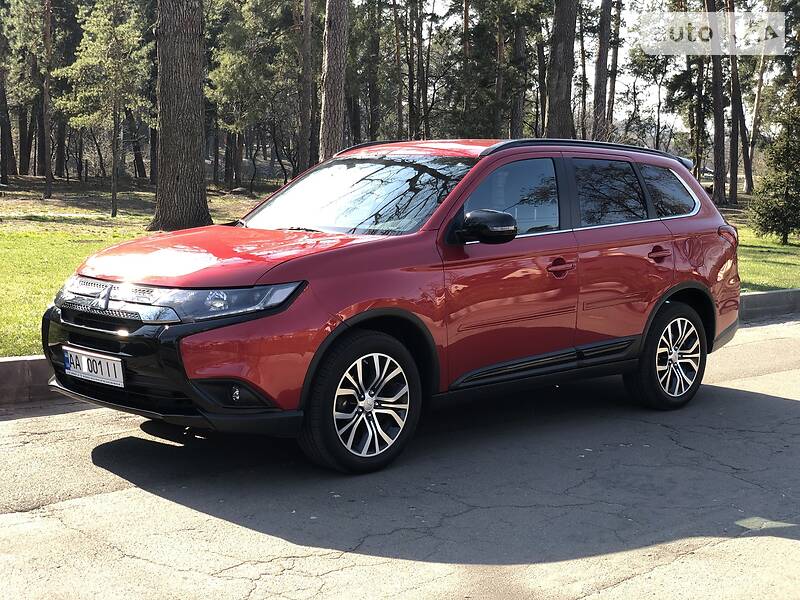 Позашляховик / Кросовер Mitsubishi Outlander 2017 в Києві фото 3 Позашляховик / Кросовер Mitsubishi Outlander 2017 в Києві