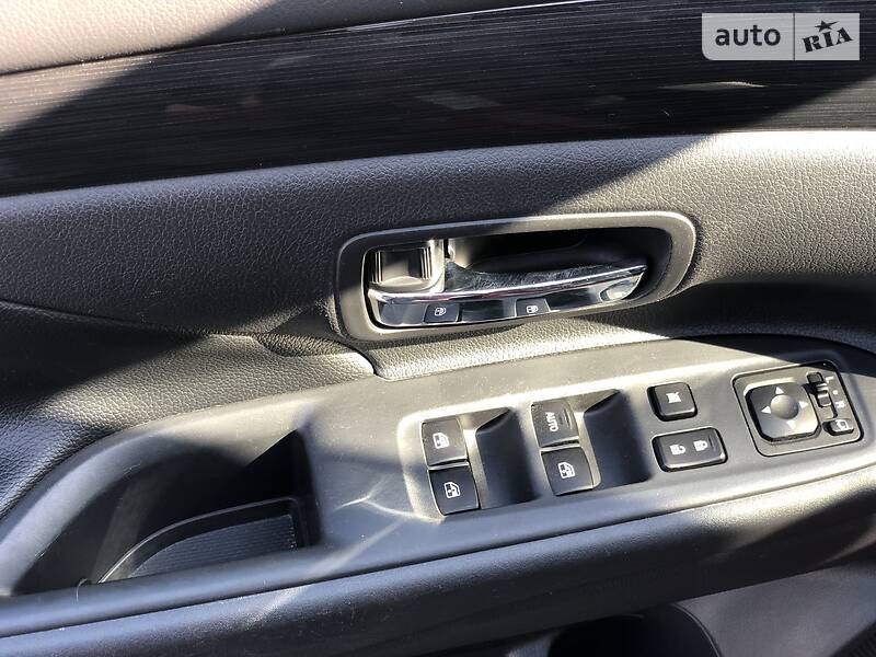 Позашляховик / Кросовер Mitsubishi Outlander 2017 в Києві фото 21 Позашляховик / Кросовер Mitsubishi Outlander 2017 в Києві
