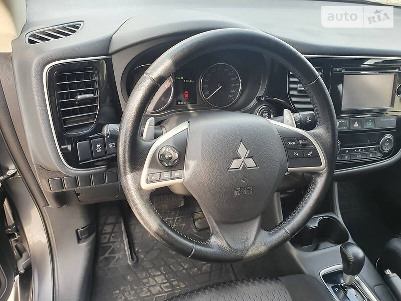 Позашляховик / Кросовер Mitsubishi Outlander 2013 в Кропивницькому