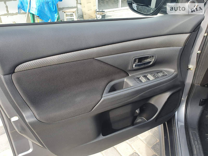 Позашляховик / Кросовер Mitsubishi Outlander 2013 в Кропивницькому