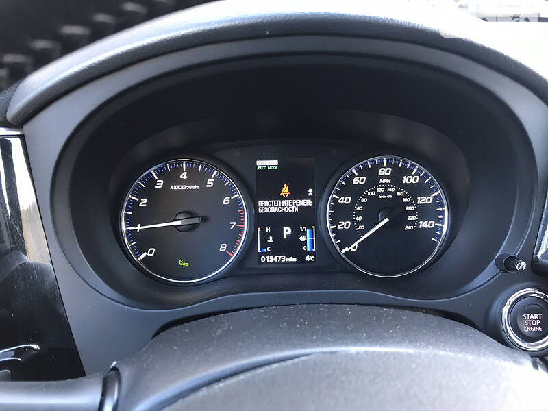 Позашляховик / Кросовер Mitsubishi Outlander 2018 в Львові