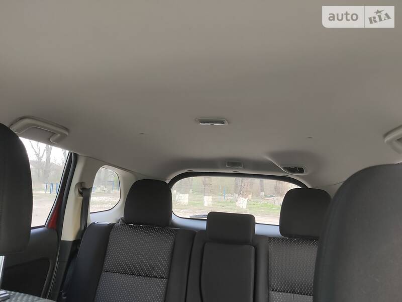 Позашляховик / Кросовер Mitsubishi Outlander 2015 в Новомосковську