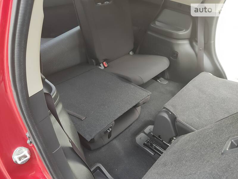 Позашляховик / Кросовер Mitsubishi Outlander 2015 в Новомосковську