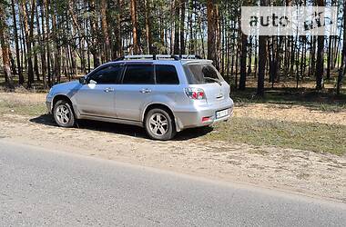 Позашляховик / Кросовер Mitsubishi Outlander 2005 в 