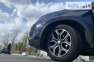Позашляховик / Кросовер Mitsubishi Outlander 2014 в 
