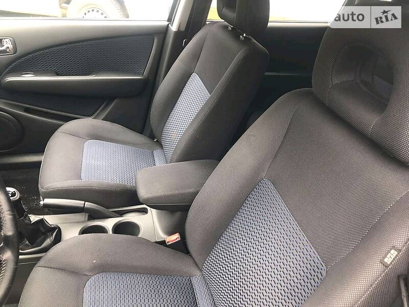 Позашляховик / Кросовер Mitsubishi Outlander 2006 в Чернівцях