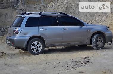 Позашляховик / Кросовер Mitsubishi Outlander 2005 в 