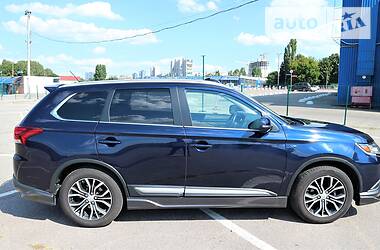 Внедорожник / Кроссовер Mitsubishi Outlander 2015 в Харькове