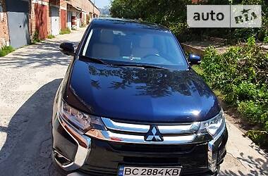 Внедорожник / Кроссовер Mitsubishi Outlander 2017 в Хмельницком