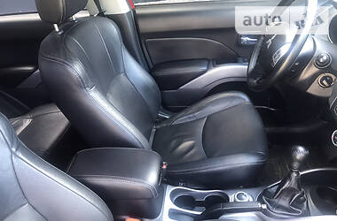 Позашляховик / Кросовер Mitsubishi Outlander 2007 в 