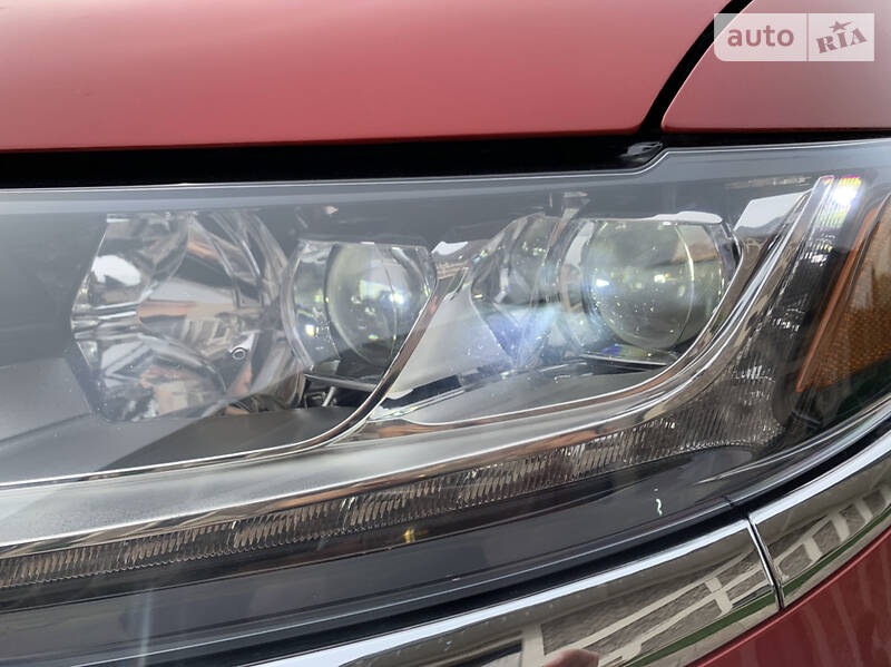 Позашляховик / Кросовер Mitsubishi Outlander 2019 в Києві