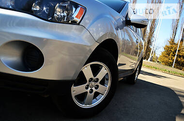 Внедорожник / Кроссовер Mitsubishi Outlander 2010 в 