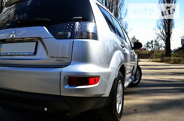 Внедорожник / Кроссовер Mitsubishi Outlander 2010 в 