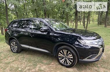 Внедорожник / Кроссовер Mitsubishi Outlander 2019 в Запорожье