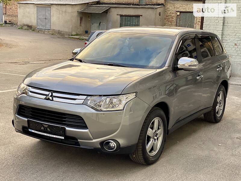 Внедорожник / Кроссовер Mitsubishi Outlander 2014 в Киеве
