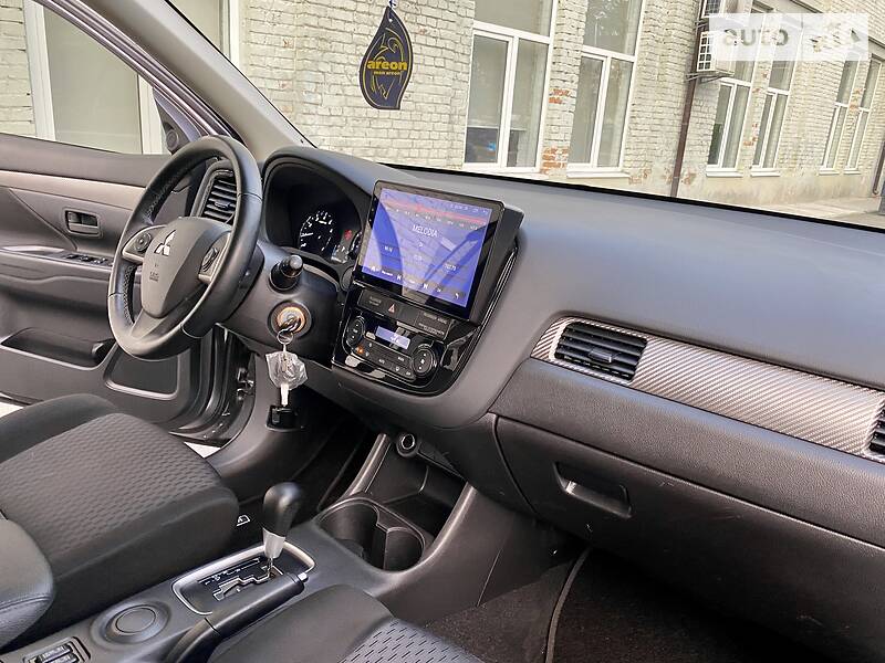 Внедорожник / Кроссовер Mitsubishi Outlander 2014 в Киеве
