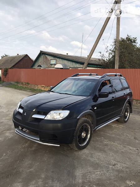 Внедорожник / Кроссовер Mitsubishi Outlander 2005 в Емильчине