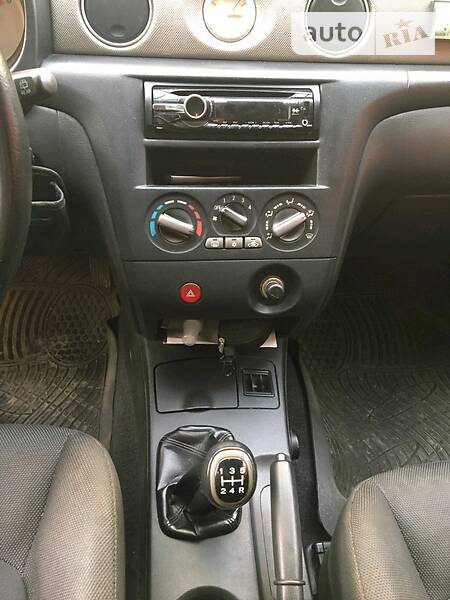 Позашляховик / Кросовер Mitsubishi Outlander 2005 в Чернівцях