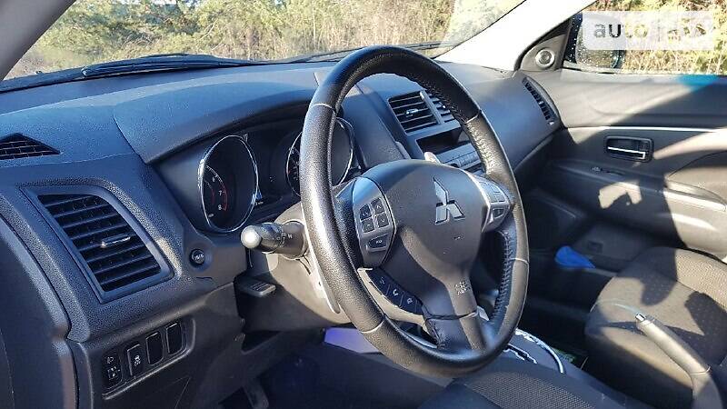 Внедорожник / Кроссовер Mitsubishi Outlander 2012 в Киеве
