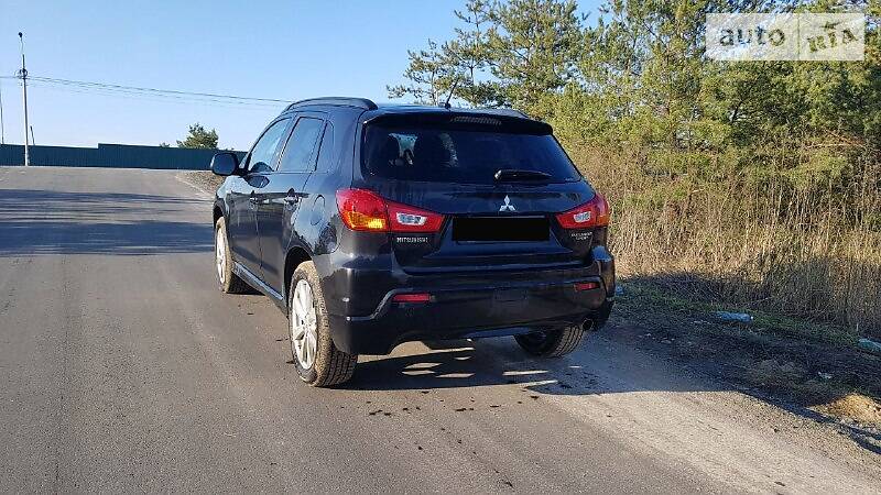 Внедорожник / Кроссовер Mitsubishi Outlander 2012 в Киеве