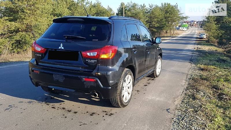 Внедорожник / Кроссовер Mitsubishi Outlander 2012 в Киеве