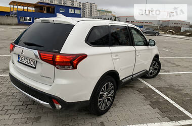 Позашляховик / Кросовер Mitsubishi Outlander 2018 в Києві