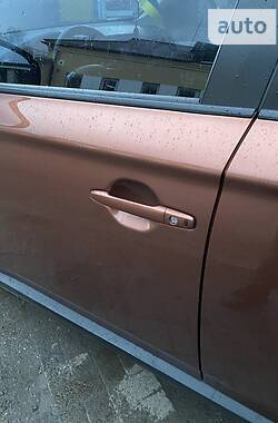 Позашляховик / Кросовер Mitsubishi Outlander 2012 в Покровському