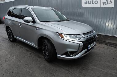 Внедорожник / Кроссовер Mitsubishi Outlander 2018 в Киеве