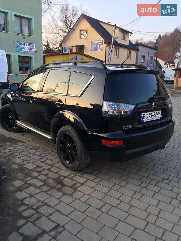 Позашляховик / Кросовер Mitsubishi Outlander 2010 в Турці