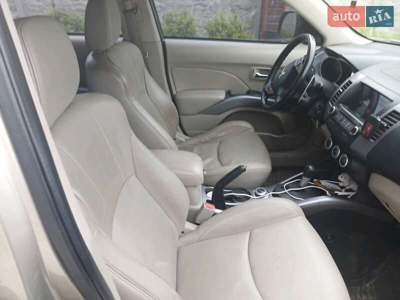 Внедорожник / Кроссовер Mitsubishi Outlander 2007 в Борисполе