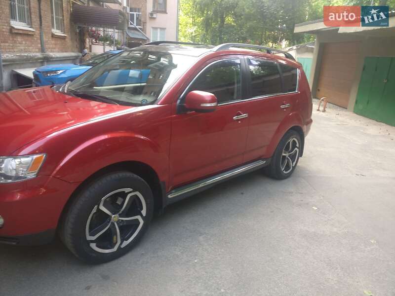 Универсал Mitsubishi Outlander 2011 в Киеве