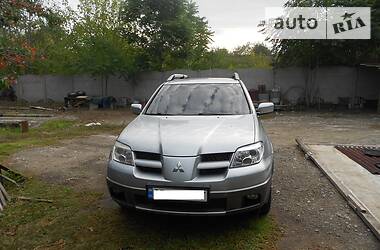 Позашляховик / Кросовер Mitsubishi Outlander 2005 в 