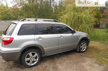 Позашляховик / Кросовер Mitsubishi Outlander 2005 в 