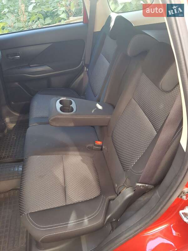 Внедорожник / Кроссовер Mitsubishi Outlander 2018 в Львове фото 7 Внедорожник / Кроссовер Mitsubishi Outlander 2018 в Львове