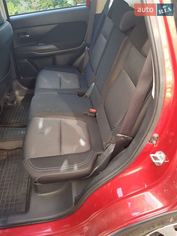 Внедорожник / Кроссовер Mitsubishi Outlander 2018 в Львове фото 8 Внедорожник / Кроссовер Mitsubishi Outlander 2018 в Львове