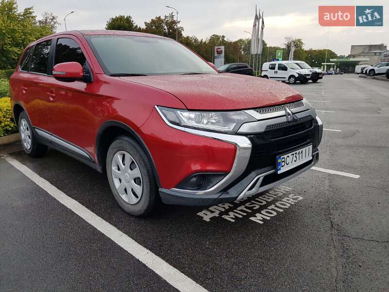 Внедорожник / Кроссовер Mitsubishi Outlander 2018 в Львове фото 2 Внедорожник / Кроссовер Mitsubishi Outlander 2018 в Львове
