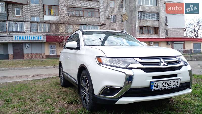 Mitsubishi Outlander 2015