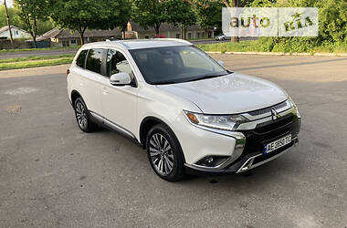 Внедорожник / Кроссовер Mitsubishi Outlander 2020 в Днепре