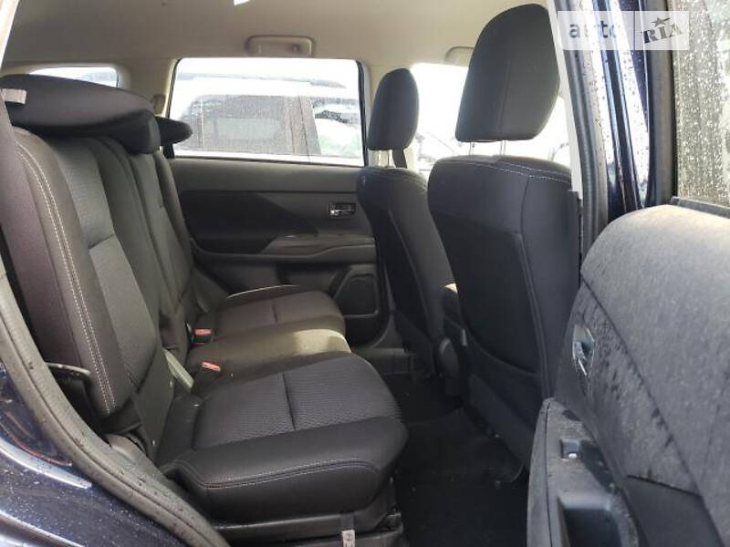 Позашляховик / Кросовер Mitsubishi Outlander 2016 в Вінниці