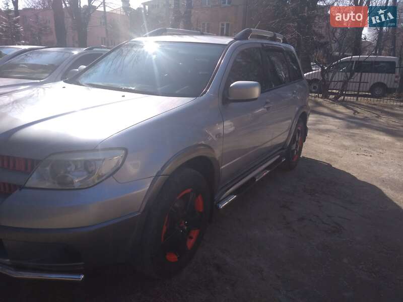 Внедорожник / Кроссовер Mitsubishi Outlander 2006 в Львове