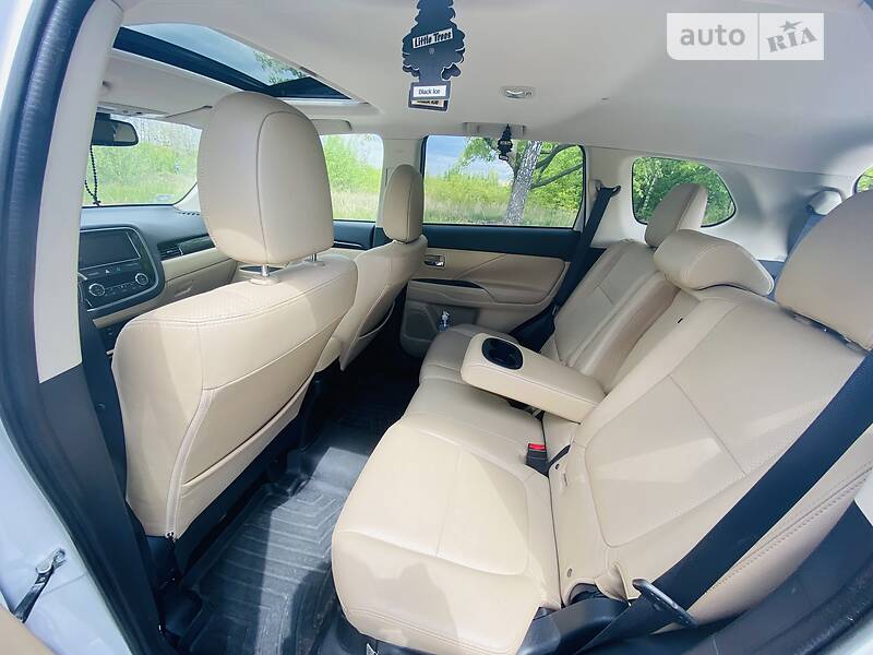 Позашляховик / Кросовер Mitsubishi Outlander 2017 в Києві фото 18 Позашляховик / Кросовер Mitsubishi Outlander 2017 в Києві
