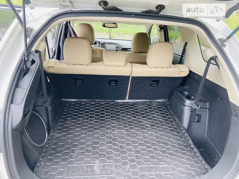 Позашляховик / Кросовер Mitsubishi Outlander 2017 в Києві фото 21 Позашляховик / Кросовер Mitsubishi Outlander 2017 в Києві